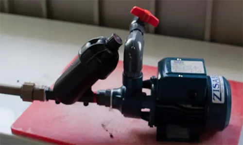 rainwater tank irrigates garden