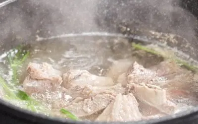 7 Foods You Can Cook From Scraps You Normally Throw Away