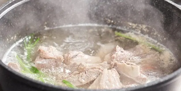 7 Foods You Can Cook From Scraps You Normally Throw Away