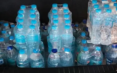 How To Store Water In Your Car For An Emergency