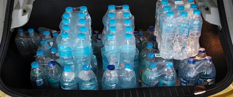 How To Store Water In Your Car For An Emergency
