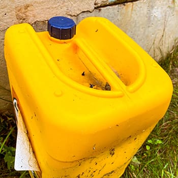 How To Store Water In Your Car For An Emergency