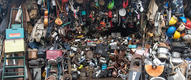 Off-Grid Tools You Should Look For At Flea Markets