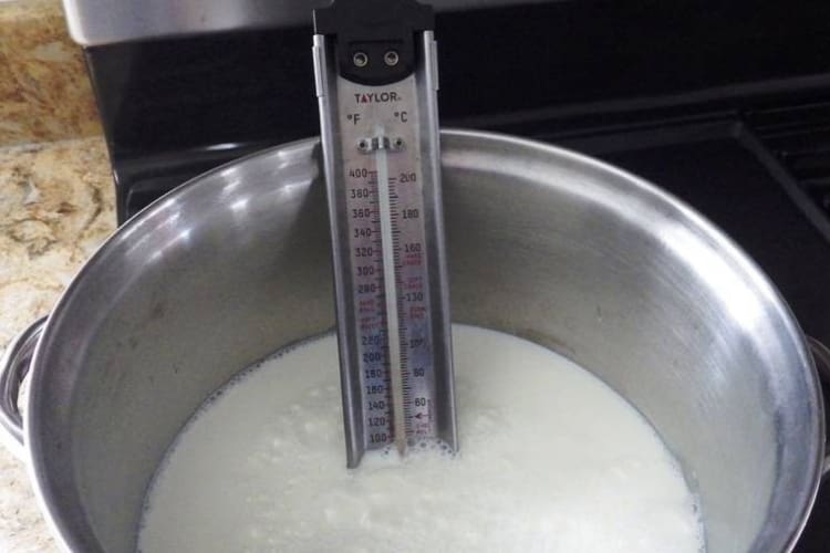 4 - MILK AND THERMOMETER IN SAUCEPAN