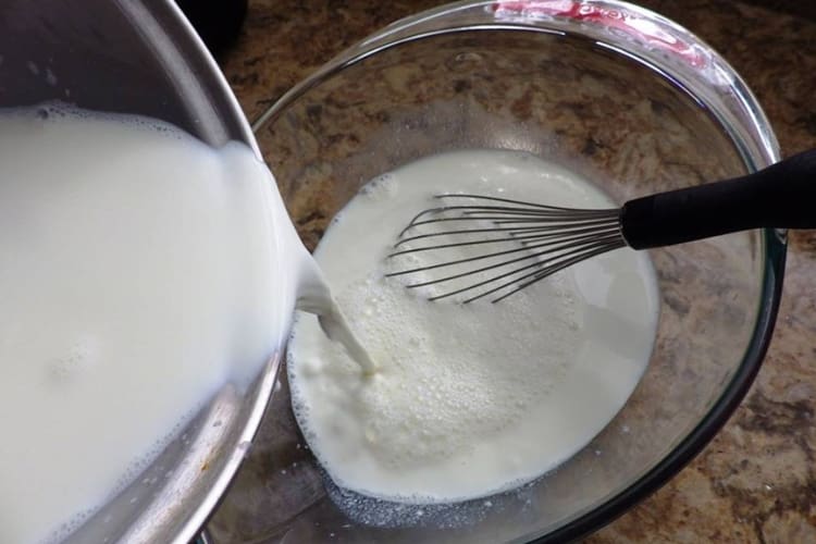 6 - HOT MILK INTO YOGURT IN BOWL