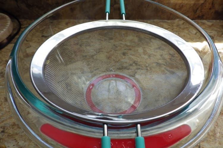 STRAINER OVER BOWL